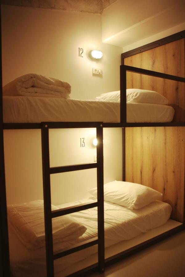 נובה גוריקה Garage Hostel מראה חיצוני תמונה