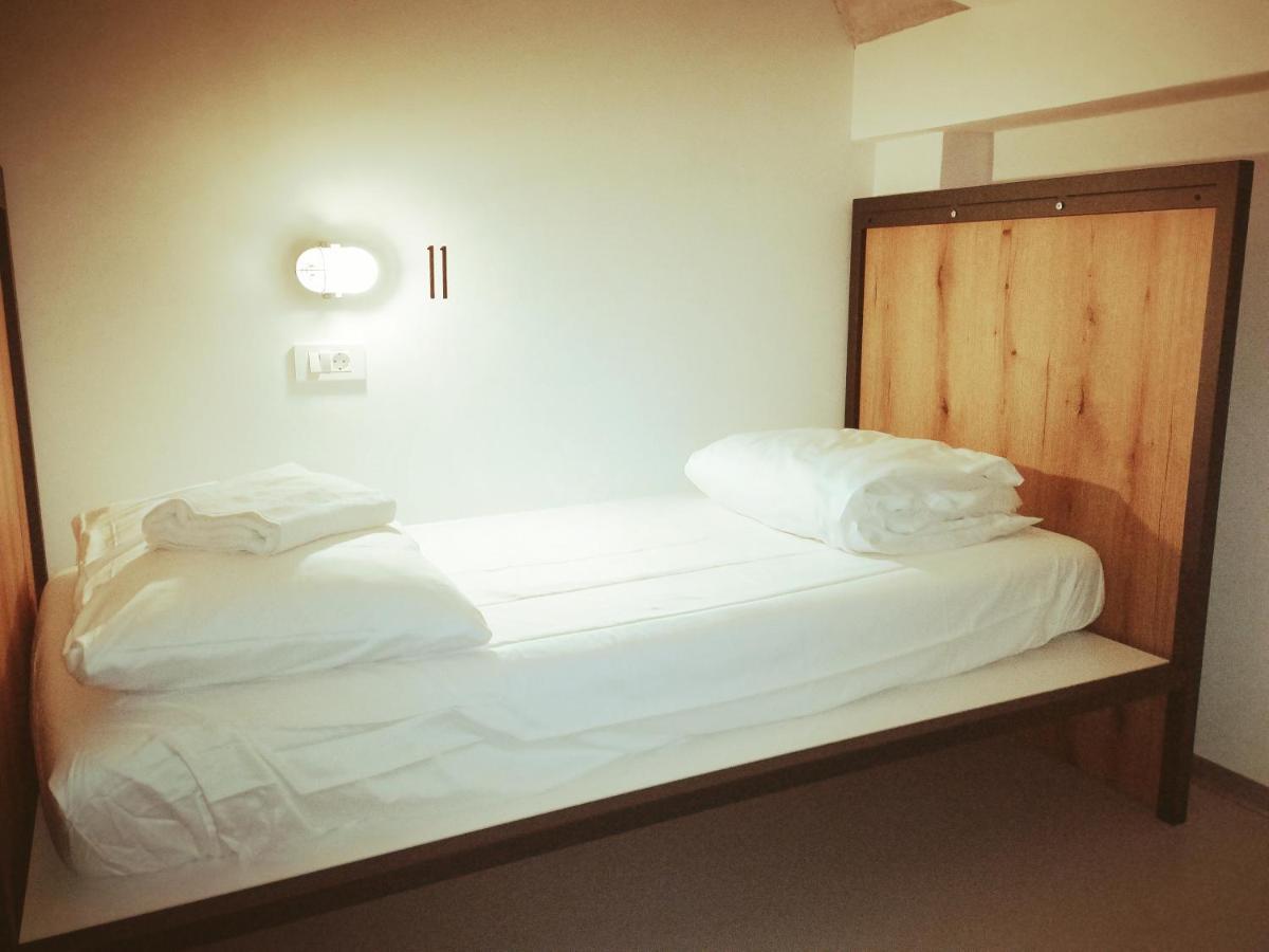 נובה גוריקה Garage Hostel מראה חיצוני תמונה