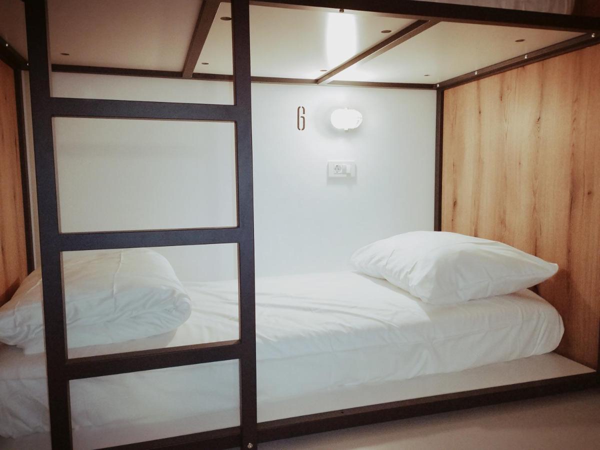 נובה גוריקה Garage Hostel מראה חיצוני תמונה