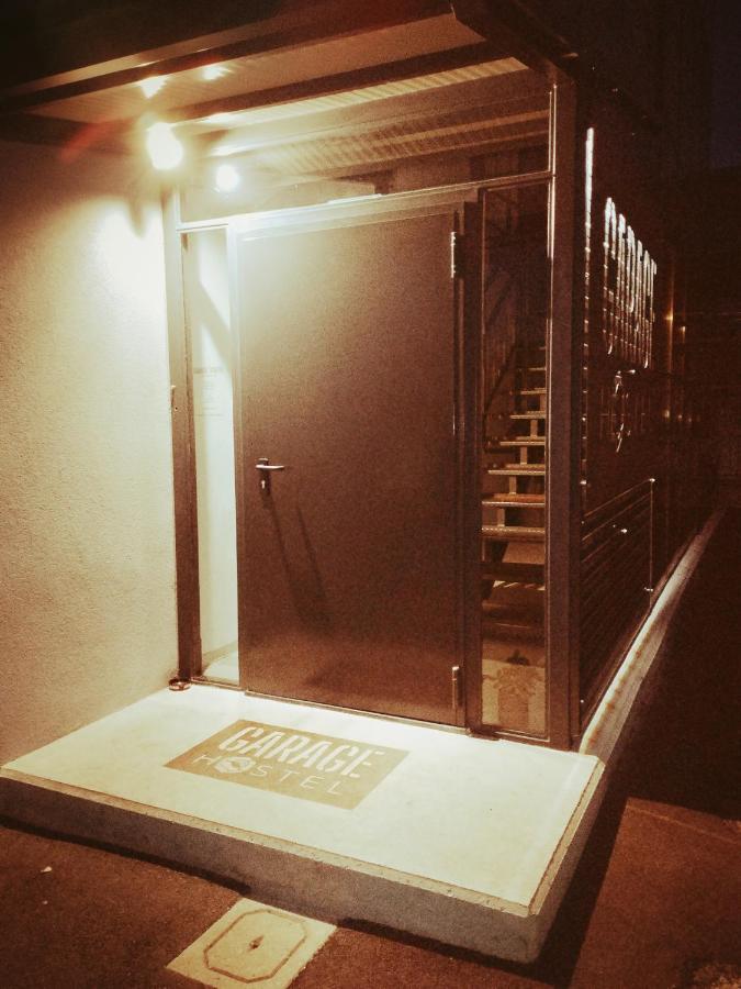 נובה גוריקה Garage Hostel מראה חיצוני תמונה