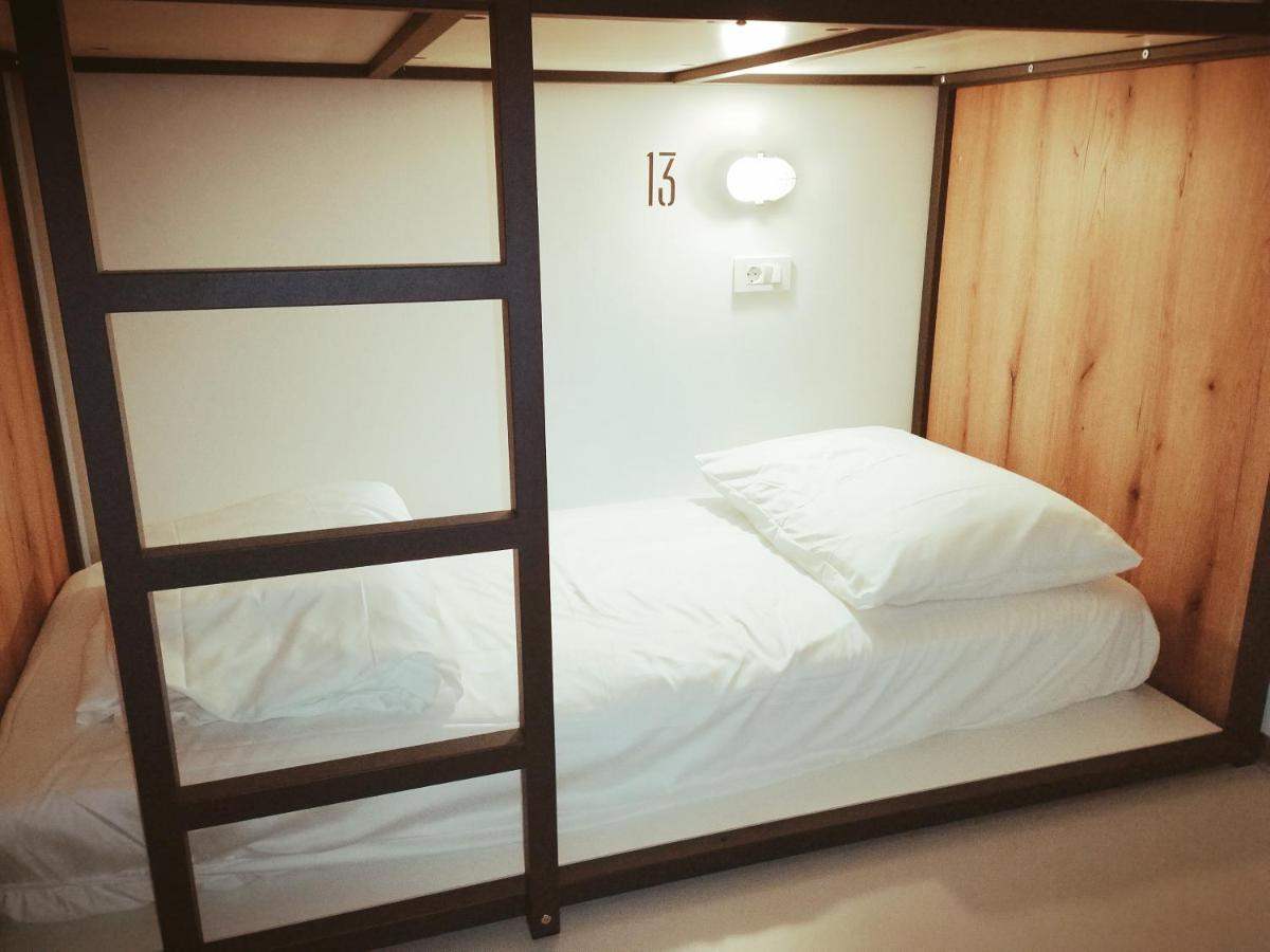 נובה גוריקה Garage Hostel מראה חיצוני תמונה